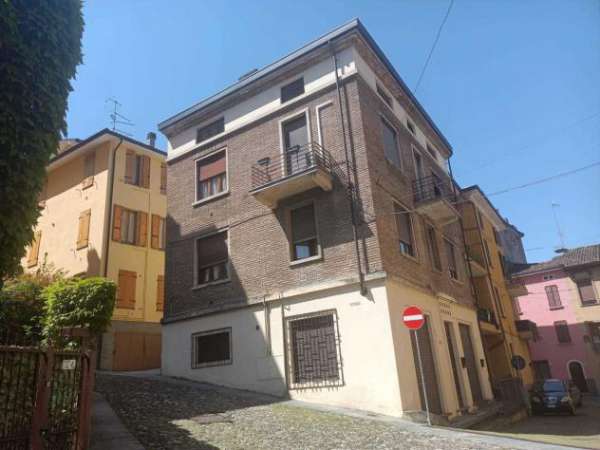 Foto Quadrilocale in vendita a Fornovo di Taro