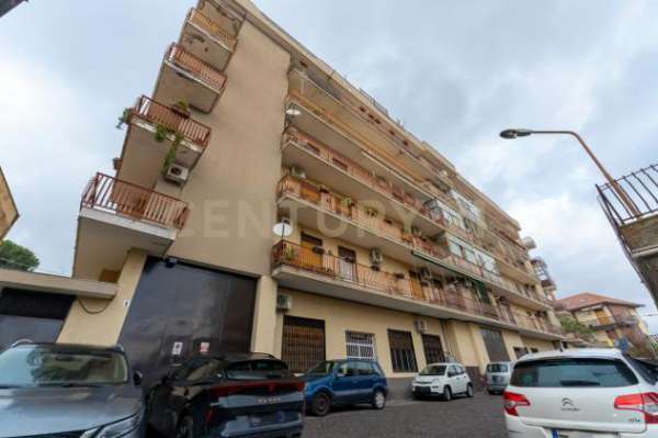 Foto Quadrilocale in vendita a Gravina di Catania