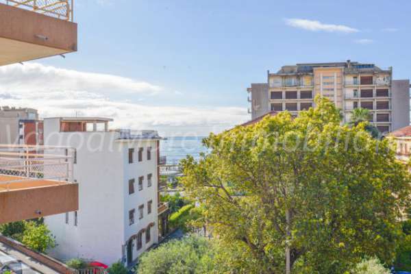 Foto Quadrilocale in vendita a Pietra Ligure