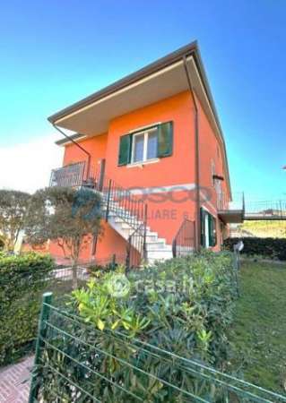 Foto Quadrilocale in vendita a Podenzana