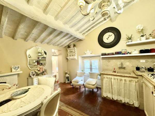 Foto Quadrilocale in vendita a Seravezza
