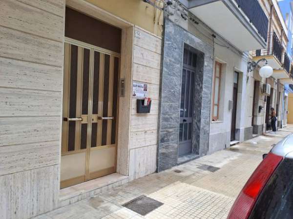 Foto Quadrivani ascensorato con Garage. Rif:VR188
