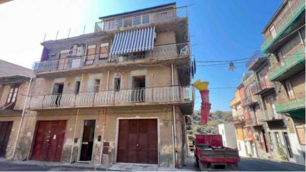 Foto R.G.E. 319/2023 Siracusa