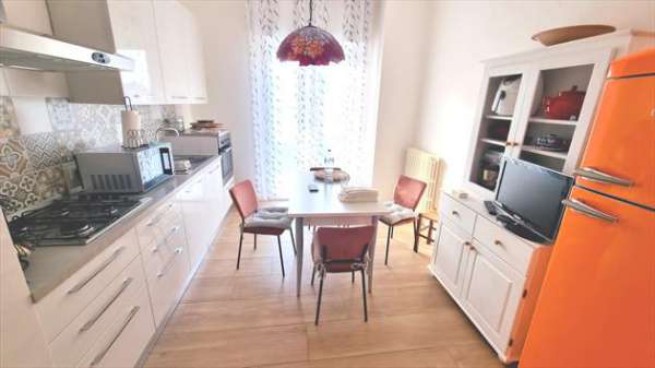 Foto Riccione punta de l'Est Appartamento 3 camere 2 bagni cucina ab