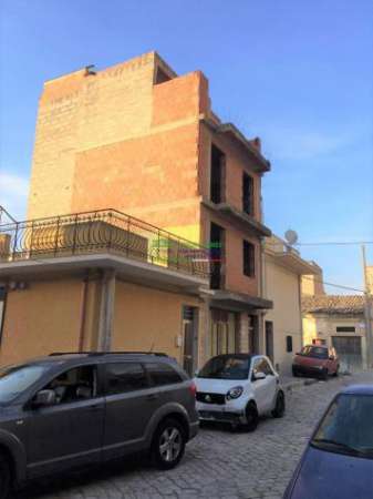 Foto RIF: 2560 - Immobile indipendente allo stato rustico 150 mq in centro storico, Comiso