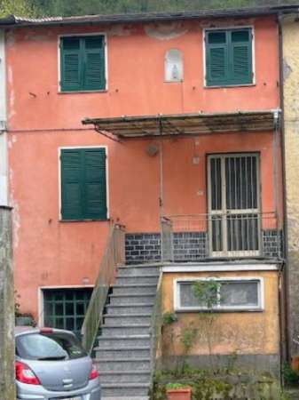 Foto Rif. 4226 � Cicagna � Statale Pianezza � A pochi minuti da Chiavari � Villino a