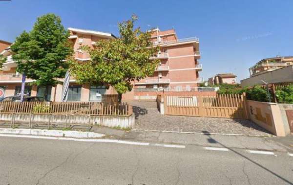 Foto ROMA, Torre Angela - Via di Torrenova poniamo in locazione un locale con destinazione mista di ampia metratura