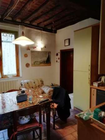 Foto Rosia - Sovicille (SI) vendesi appartamento trilocale arieggiato e luminoso