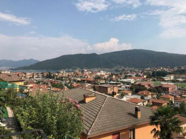 Foto Rustico / Casale di 180 m con 5 locali e box auto in vendita a Sarnico