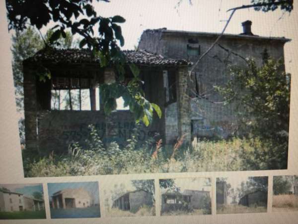 Foto RUSTICO A SORAGNA AMPIO LOTTO TERRENO 4000 metri quadrati