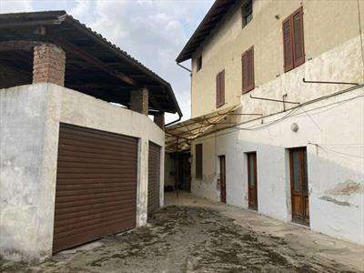 Foto Rustico casale in Vendita, 6 Locali, 3 Camere, 160 mq (TROMELLO)