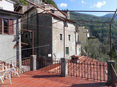 Foto Rustico casale in Vendita, pi� di 6 Locali, 4 Camere, 295 mq (CA