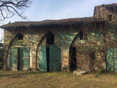 Foto Rustico casale in Vendita, pi� di 6 Locali, 6 Camere, 2430 mq (C
