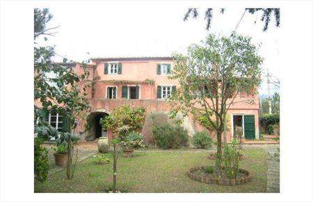 Foto Rustico casale in Vendita, pi� di 6 Locali, 880 mq (CASTELNUOVO