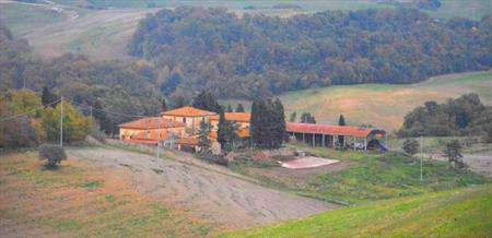 Foto Rustico casale in Vendita, pi� di 6 Locali, pi� di 6 Camere, 175