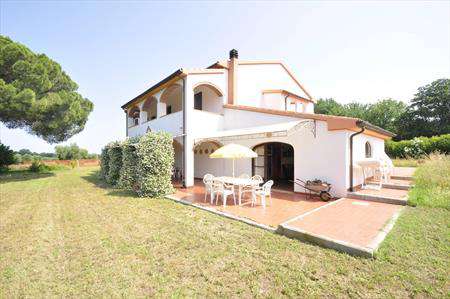 Foto Rustico casale in Vendita, pi� di 6 Locali, pi� di 6 Camere, 331