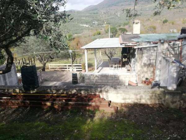 Foto Rustico con Terreno