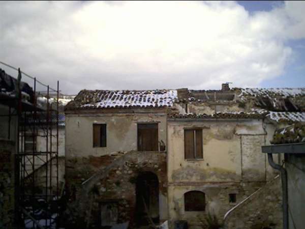 Foto RUSTICO DA RISTRUTTURARE SU DUE LIVELLI