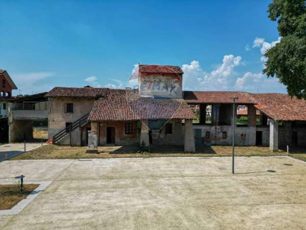 Foto Rustico in vendita a Abbiategrasso