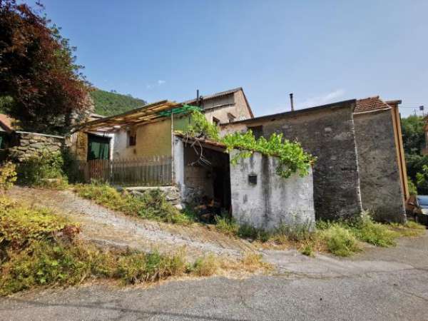 Foto Rustico in vendita a Albisola Superiore