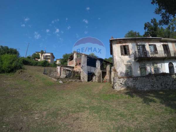 Foto Rustico in vendita a Arona