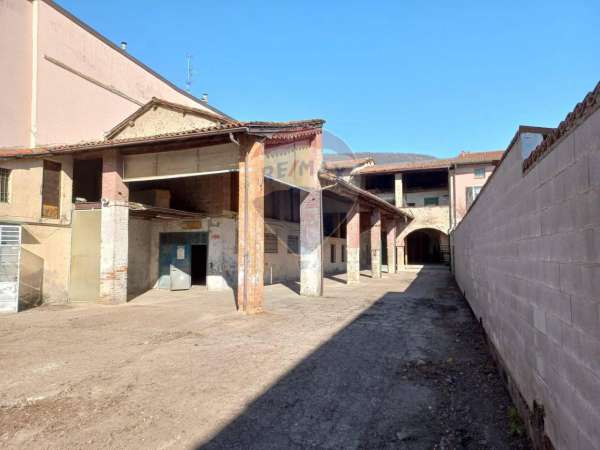 Foto Rustico in vendita a Brescia