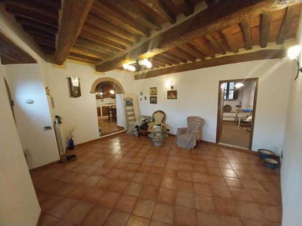 Foto Rustico in vendita a Calci 224 mq  Rif: 1237812