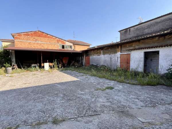 Foto Rustico in vendita a Calcinato