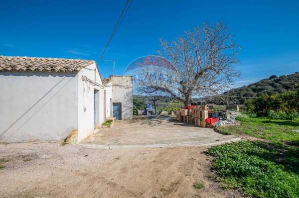 Foto Rustico in vendita a Caltagirone