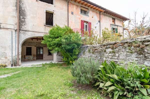 Foto Rustico in vendita a Iseo
