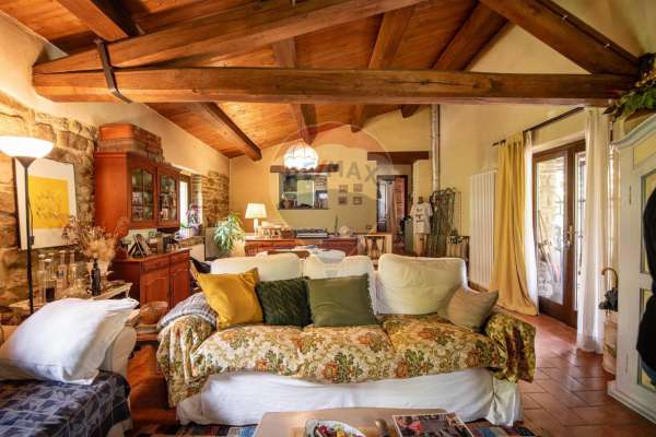 Foto Rustico in vendita a Matelica