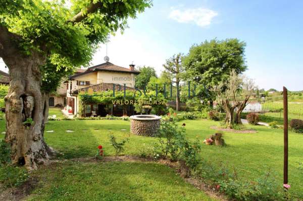 Foto Rustico in vendita a Peschiera Del Garda