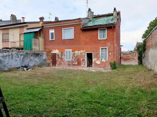 Foto Rustico in vendita a Pieve Porto Morone