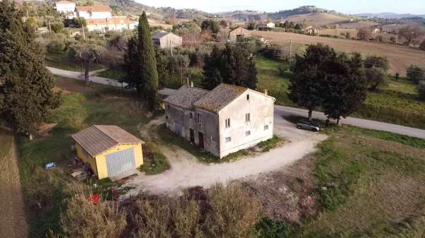 Foto Rustico in vendita a Recanati