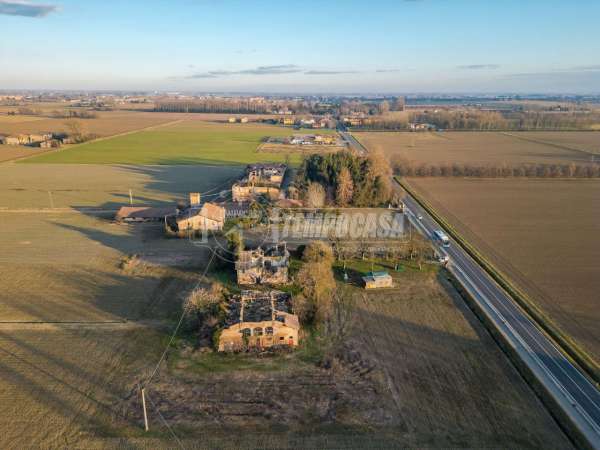Foto Rustico in vendita a San Pietro In Casale