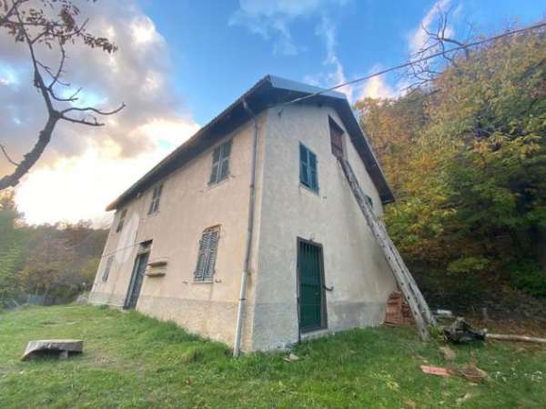 Foto Rustico in vendita a Sassello