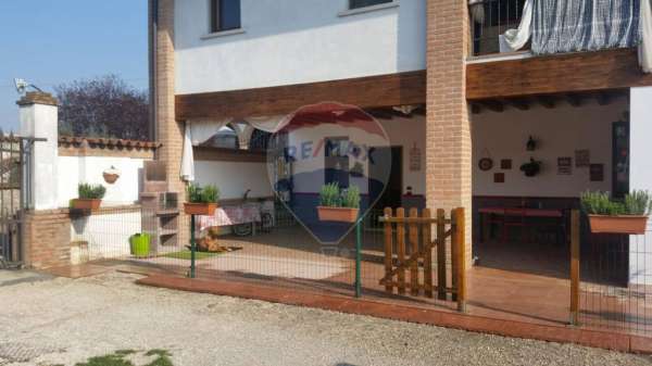Foto Rustico in vendita a Travagliato