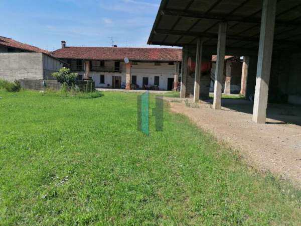 Foto Rustico in Vendita a Travagliato Travagliato - Centro