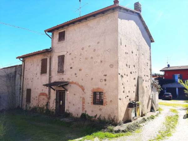 Foto Rustico in Vendita a Valeggio sul Mincio Valeggio Sul Mincio