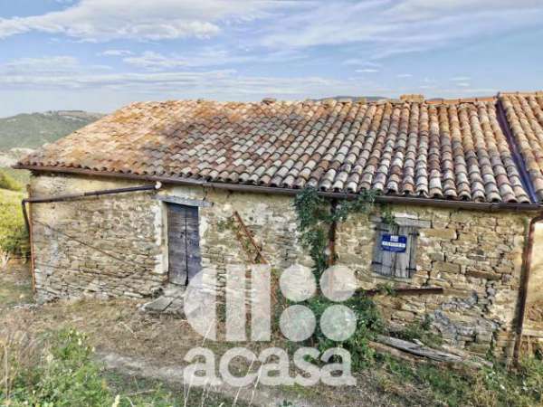 Foto RUSTICO SEMI INDIPENDENTE DA RISTRUTTURARE