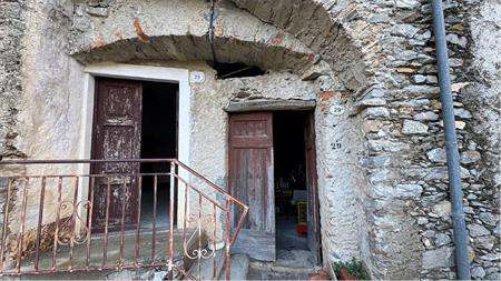Foto Rustico/Casale in Vendita, pi� di 6 Locali, 152 mq, Castelbianco