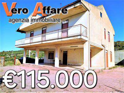 Foto Rustico/Casale in Vendita, pi� di 6 Locali, 300 mq, Aragona