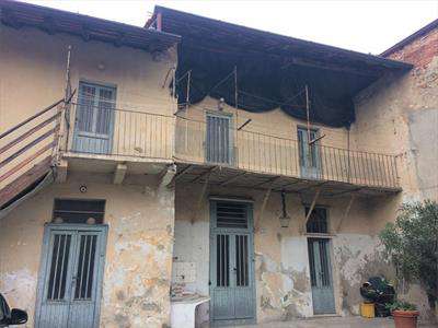 Foto Rustico/Casale in Vendita, pi� di 6 Locali, 300 mq, Castronno