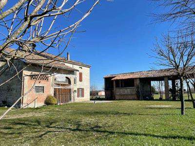 Foto Rustico/Casale in Vendita, pi� di 6 Locali, 330 mq, Soragna