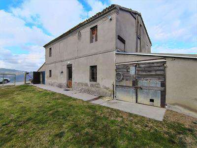 Foto Rustico/Casale in Vendita, pi� di 6 Locali, 360 mq, Montelabbate