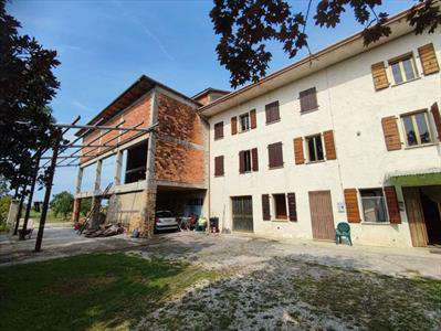 Foto Rustico/Casale in Vendita, pi� di 6 Locali, 400 mq, Pordenone (B