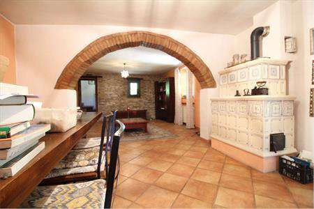 Foto Rustico/Casale in Vendita, pi� di 6 Locali, 450 mq, Urbino