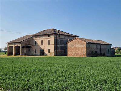 Foto Rustico/Casale in Vendita, pi� di 6 Locali, 700 mq, Soragna