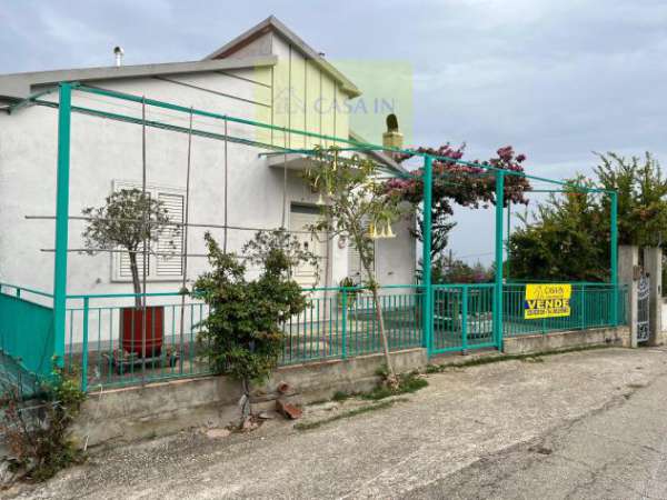 Foto Rustico/Casale/Corte - Silvi . Rif.: 90/CST