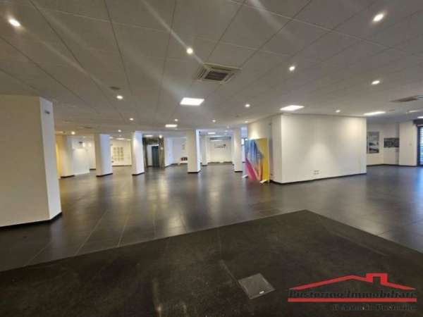 Foto S. Caterina - Negozio fronte strada di ampia metratura